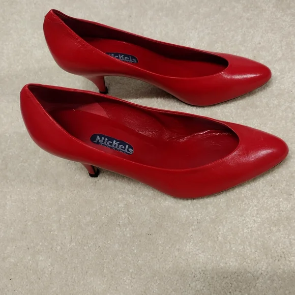 Nickels Women's Red Pumps - Picture 3 of 9